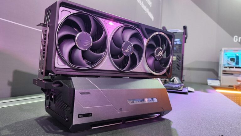 Asus’ New eGPU Dock Uses Thunderbolt 5 for Up to 80Gbps Bandwidth