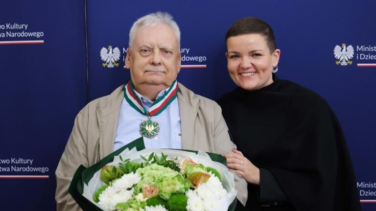 Witcher creator Andrzej Sapkowski gets gold Polish culture medal, accepts it with face like he’s just had his Switch 2 pre-order cancelled