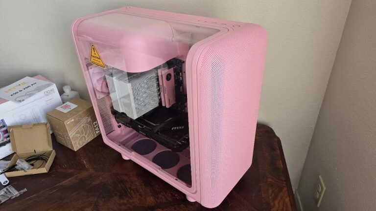 Hyte X50 Case Review: rounded, colorful style meets excellent build quality